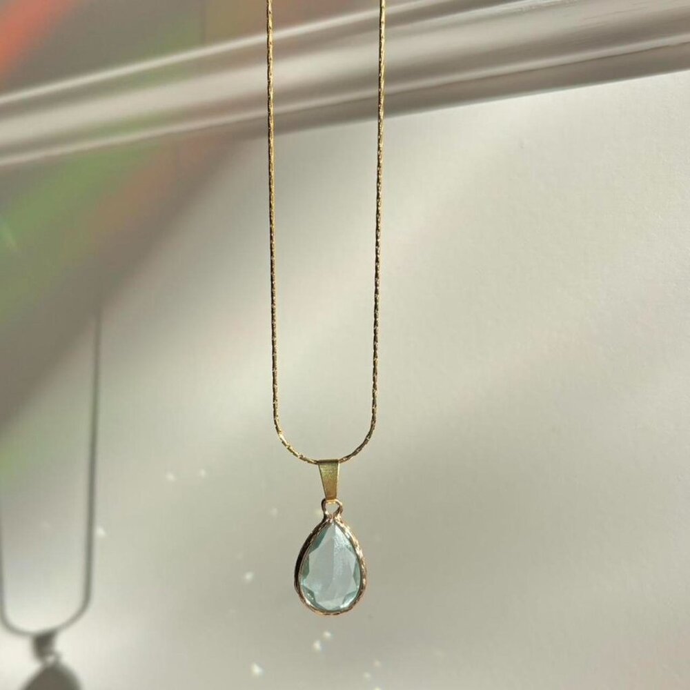 Vintage style droplet necklace